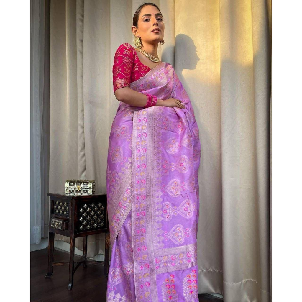 BEAUTIFUL RICH PALLU & JACQUARD WORK ON ALL OVER THE SAREE