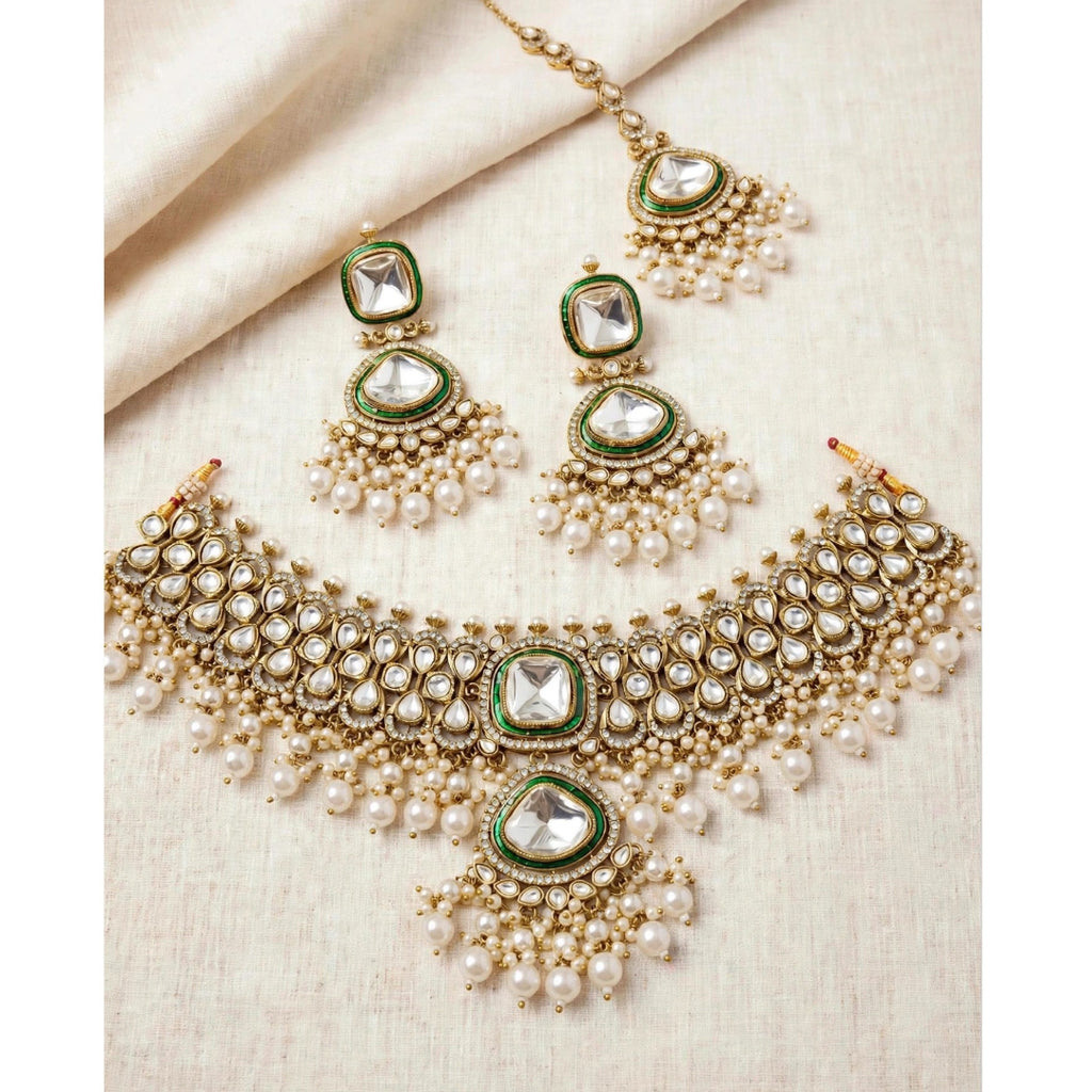 Regal Kundan Bridal Jewellery Set – Choker, Earrings & Maang Tikka